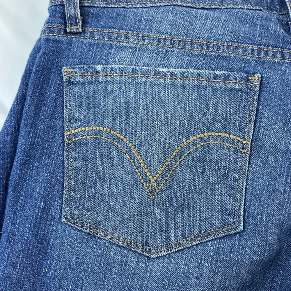 Levi's 524 Bootcut Jeans Women's Size 11 Medium Wash Denim Classic Casual - Picture 6 of 13